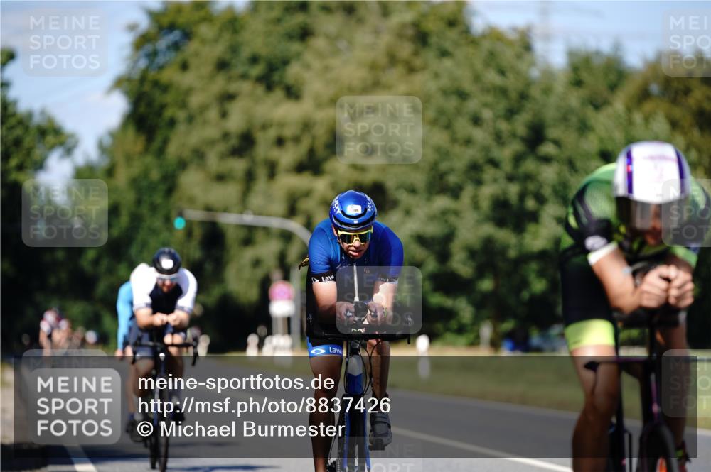 07.09.2025 - 19. Norderstedt Triathlon Michael Burmester http://msf.ph/oto/8837426 07.09.2025 14:17:23 Radfahren 364, 373, 1009, 1469 meine-sportfotos.de