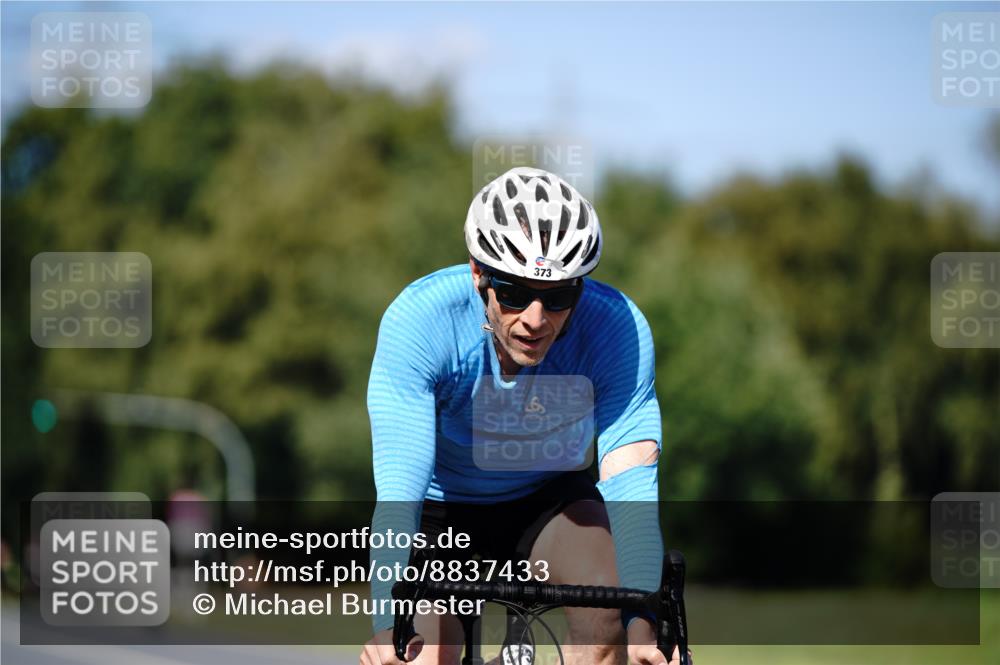 07.09.2025 - 19. Norderstedt Triathlon Michael Burmester http://msf.ph/oto/8837433 07.09.2025 14:17:26 Radfahren 364, 373, 1009, 1469 meine-sportfotos.de