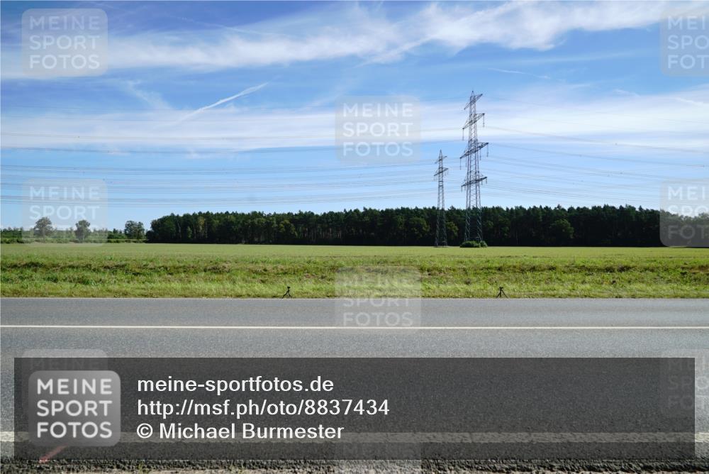 07.09.2025 - 19. Norderstedt Triathlon Michael Burmester http://msf.ph/oto/8837434 07.09.2025 12:02:53 Radfahren 210, 728, 851, 1249 meine-sportfotos.de