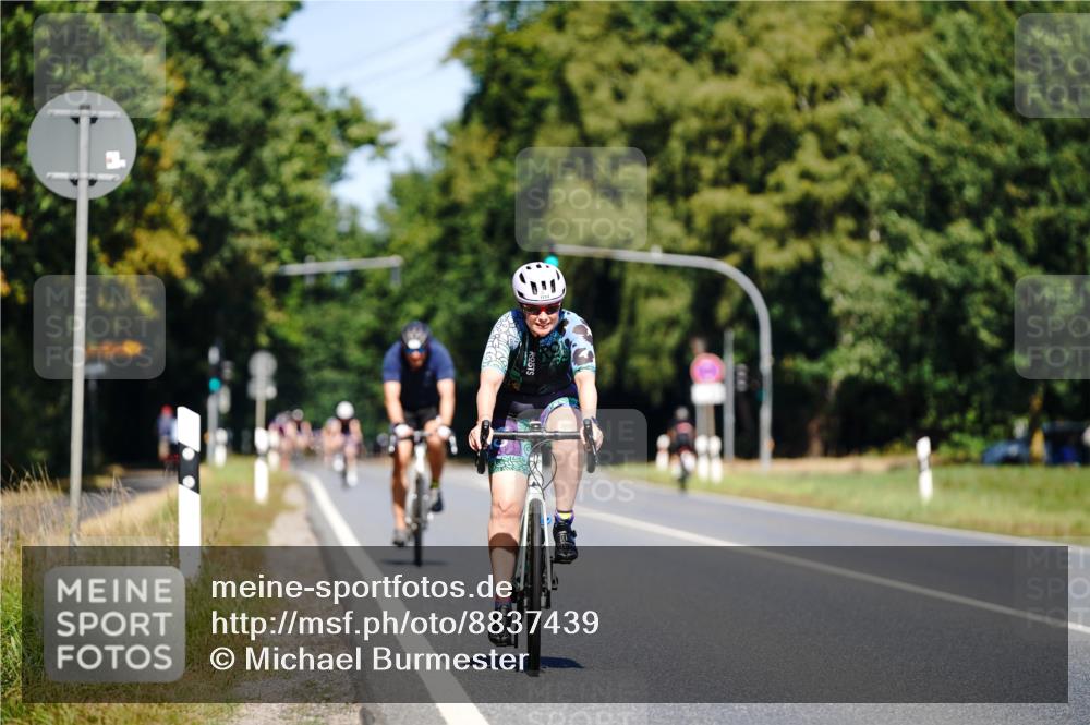 07.09.2025 - 19. Norderstedt Triathlon Michael Burmester http://msf.ph/oto/8837439 07.09.2025 12:54:46 Radfahren 230, 1214 meine-sportfotos.de