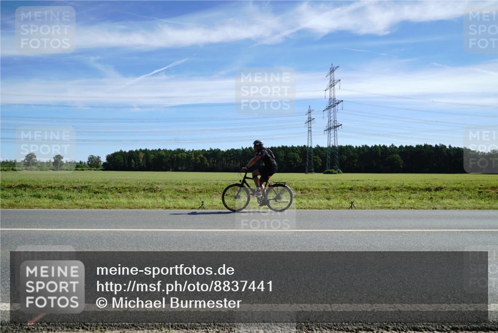 07.09.2025 - 19. Norderstedt Triathlon Michael Burmester http://msf.ph/oto/8837441 07.09.2025 12:02:54 Radfahren 728, 851, 1249 meine-sportfotos.de