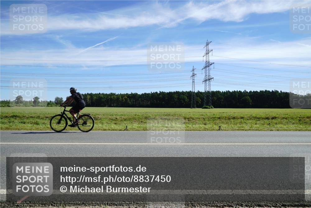 07.09.2025 - 19. Norderstedt Triathlon Michael Burmester http://msf.ph/oto/8837450 07.09.2025 12:02:55 Radfahren 826, 851, 1249 meine-sportfotos.de