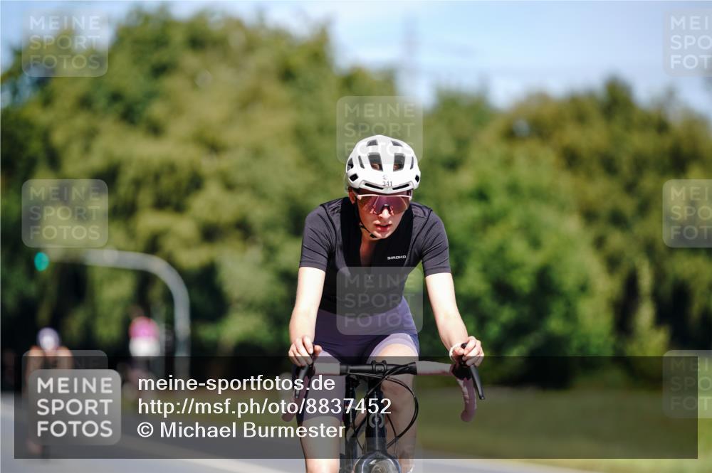 07.09.2025 - 19. Norderstedt Triathlon Michael Burmester http://msf.ph/oto/8837452 07.09.2025 12:55:02 Radfahren 341 meine-sportfotos.de