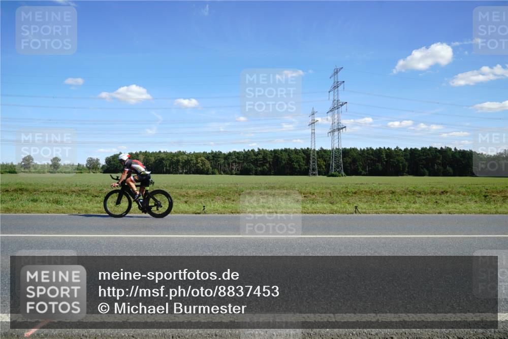 07.09.2025 - 19. Norderstedt Triathlon Michael Burmester http://msf.ph/oto/8837453 07.09.2025 14:10:29 Radfahren 1016 meine-sportfotos.de