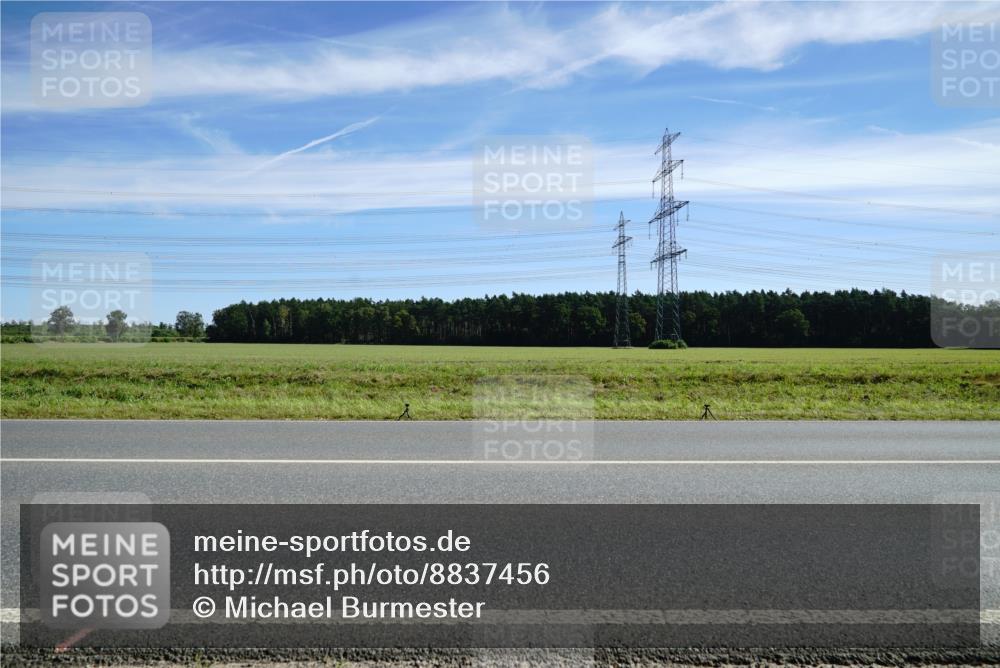 07.09.2025 - 19. Norderstedt Triathlon Michael Burmester http://msf.ph/oto/8837456 07.09.2025 12:02:56 Radfahren 826, 1249 meine-sportfotos.de