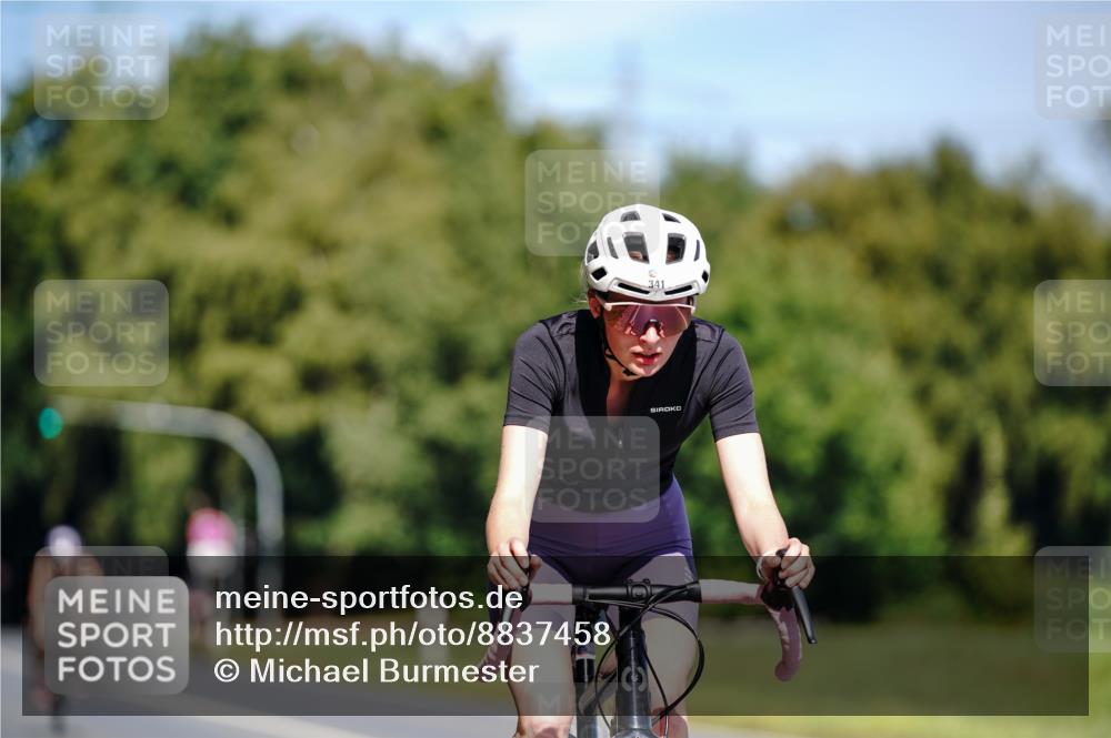 07.09.2025 - 19. Norderstedt Triathlon Michael Burmester http://msf.ph/oto/8837458 07.09.2025 12:55:02 Radfahren 341 meine-sportfotos.de