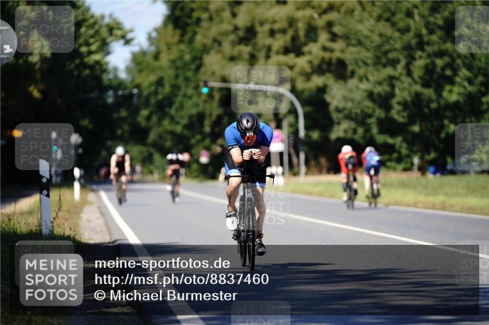 07.09.2025 - 19. Norderstedt Triathlon Michael Burmester http://msf.ph/oto/8837460 07.09.2025 14:17:44 Radfahren 1008 meine-sportfotos.de