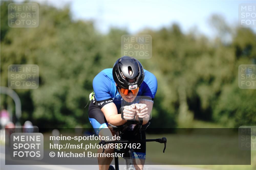 07.09.2025 - 19. Norderstedt Triathlon Michael Burmester http://msf.ph/oto/8837462 07.09.2025 14:17:46 Radfahren 1008 meine-sportfotos.de