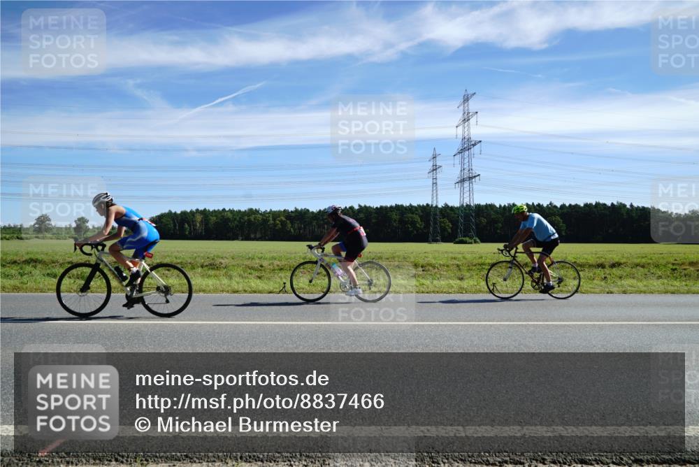 07.09.2025 - 19. Norderstedt Triathlon Michael Burmester http://msf.ph/oto/8837466 07.09.2025 12:02:57 Radfahren 826, 1249 meine-sportfotos.de