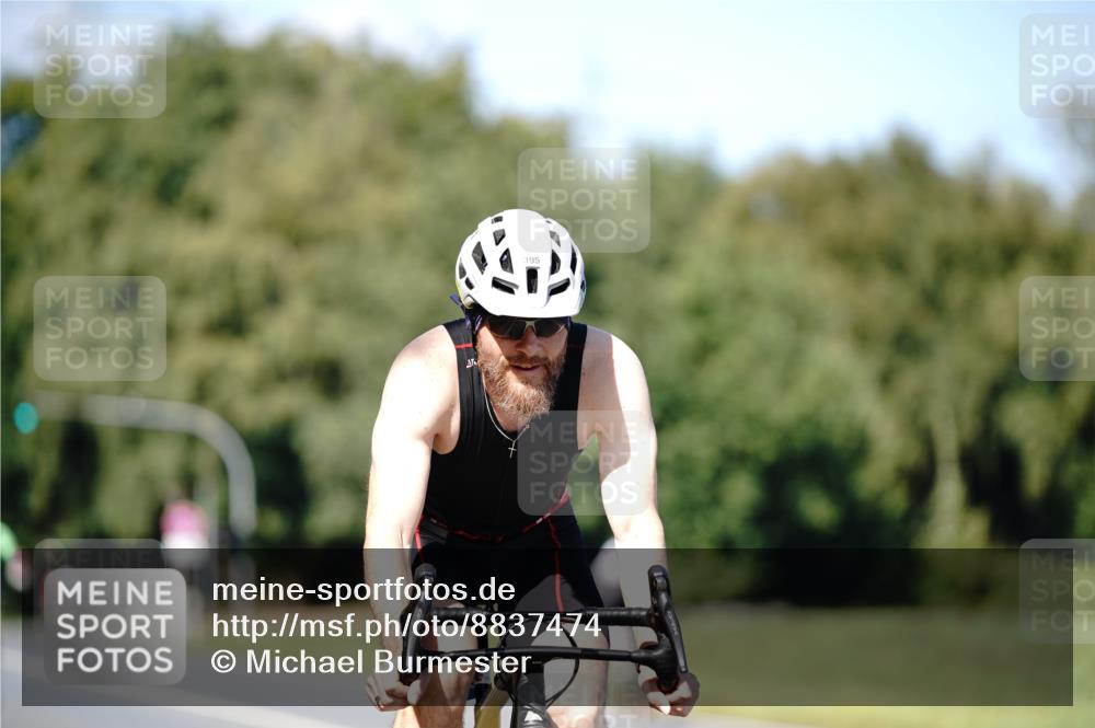 07.09.2025 - 19. Norderstedt Triathlon Michael Burmester http://msf.ph/oto/8837474 07.09.2025 14:17:52 Radfahren 395, 1014, 1036 meine-sportfotos.de
