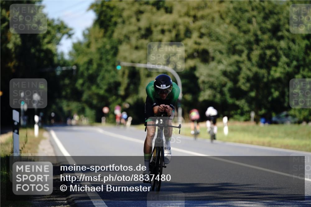 07.09.2025 - 19. Norderstedt Triathlon Michael Burmester http://msf.ph/oto/8837480 07.09.2025 14:17:54 Radfahren 395, 1014, 1036 meine-sportfotos.de