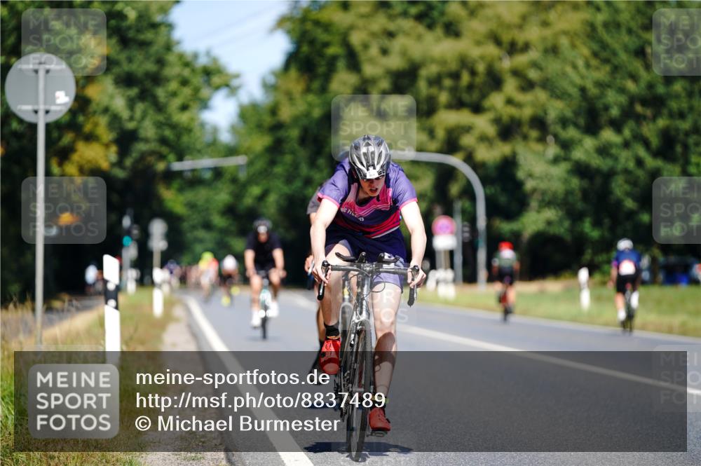 07.09.2025 - 19. Norderstedt Triathlon Michael Burmester http://msf.ph/oto/8837489 07.09.2025 12:55:09 Radfahren 320, 735, 752, 804 meine-sportfotos.de