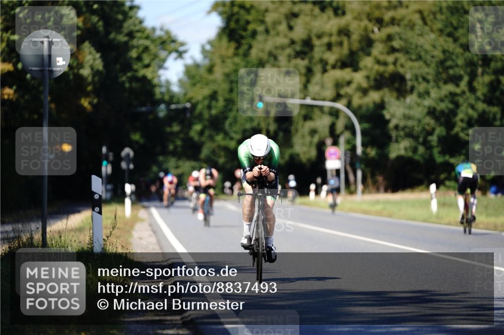07.09.2025 - 19. Norderstedt Triathlon Michael Burmester http://msf.ph/oto/8837493 07.09.2025 14:18:10 Radfahren 1015 meine-sportfotos.de