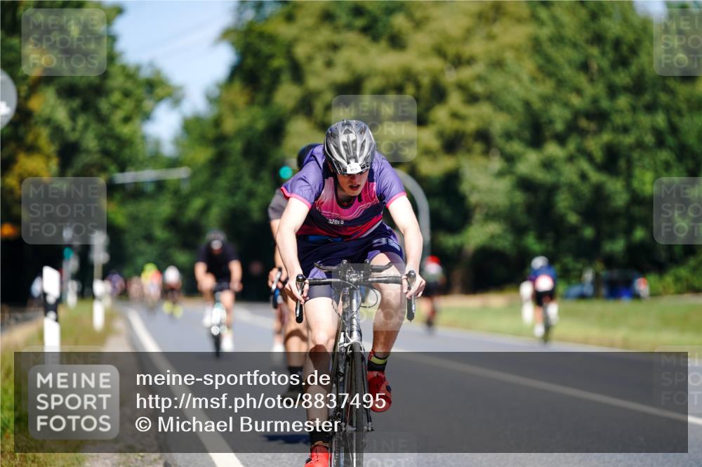 07.09.2025 - 19. Norderstedt Triathlon Michael Burmester http://msf.ph/oto/8837495 07.09.2025 12:55:09 Radfahren 320, 735, 752, 804 meine-sportfotos.de