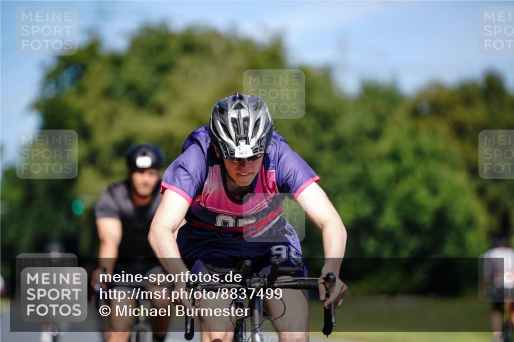 07.09.2025 - 19. Norderstedt Triathlon Michael Burmester http://msf.ph/oto/8837499 07.09.2025 12:55:10 Radfahren 295, 320, 752, 804 meine-sportfotos.de