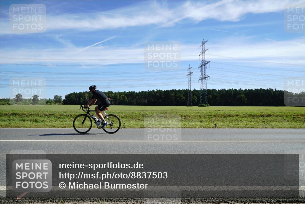 07.09.2025 - 19. Norderstedt Triathlon Michael Burmester http://msf.ph/oto/8837503 07.09.2025 12:02:59 Radfahren 253, 282, 826 meine-sportfotos.de