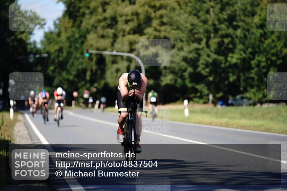 07.09.2025 - 19. Norderstedt Triathlon Michael Burmester http://msf.ph/oto/8837504 07.09.2025 14:18:14 Radfahren 1006, 1015 meine-sportfotos.de