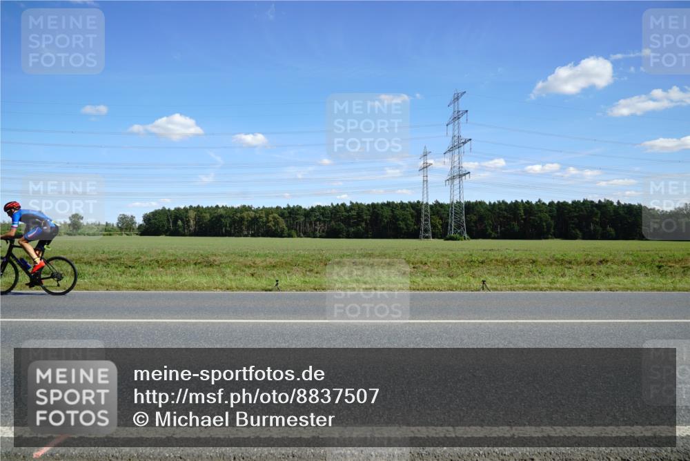 07.09.2025 - 19. Norderstedt Triathlon Michael Burmester http://msf.ph/oto/8837507 07.09.2025 14:10:39 Radfahren 999, 1003 meine-sportfotos.de