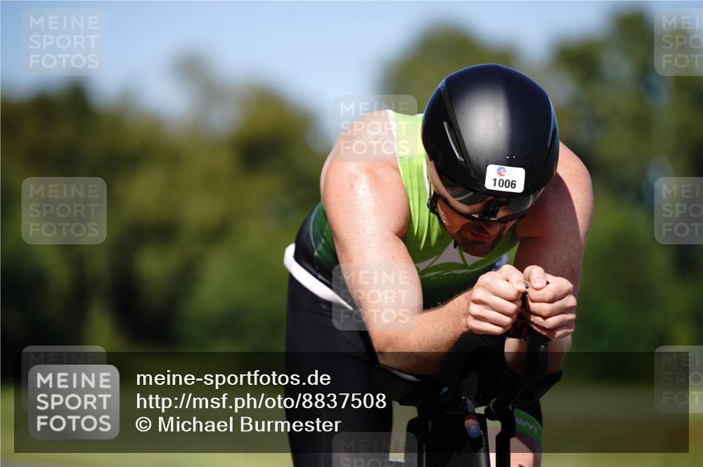 07.09.2025 - 19. Norderstedt Triathlon Michael Burmester http://msf.ph/oto/8837508 07.09.2025 14:18:15 Radfahren 1006 meine-sportfotos.de