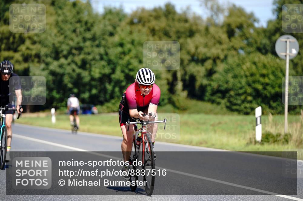 07.09.2025 - 19. Norderstedt Triathlon Michael Burmester http://msf.ph/oto/8837516 07.09.2025 12:55:13 Radfahren 295, 320, 804, 1328 meine-sportfotos.de