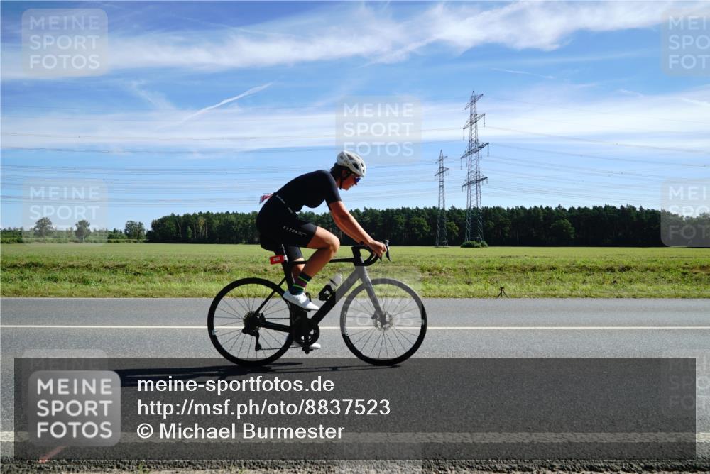 07.09.2025 - 19. Norderstedt Triathlon Michael Burmester http://msf.ph/oto/8837523 07.09.2025 12:03:02 Radfahren 207, 253, 282 meine-sportfotos.de