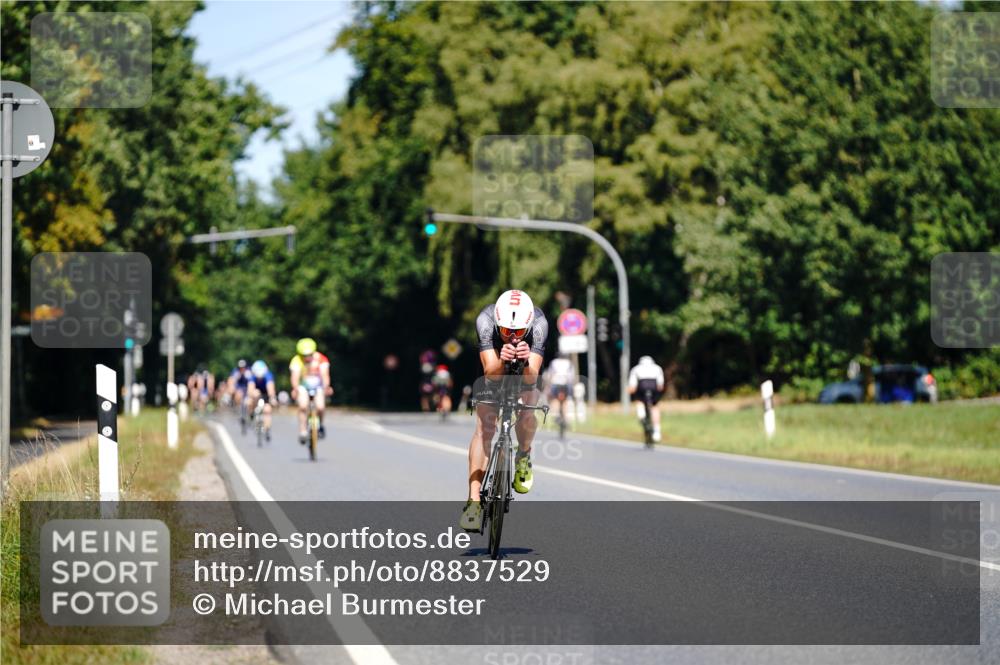 07.09.2025 - 19. Norderstedt Triathlon Michael Burmester http://msf.ph/oto/8837529 07.09.2025 12:55:17 Radfahren 209, 1328 meine-sportfotos.de