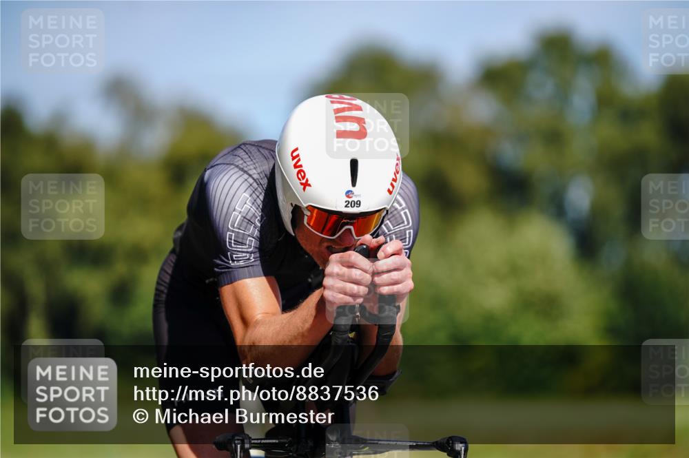 07.09.2025 - 19. Norderstedt Triathlon Michael Burmester http://msf.ph/oto/8837536 07.09.2025 12:55:19 Radfahren 209 meine-sportfotos.de