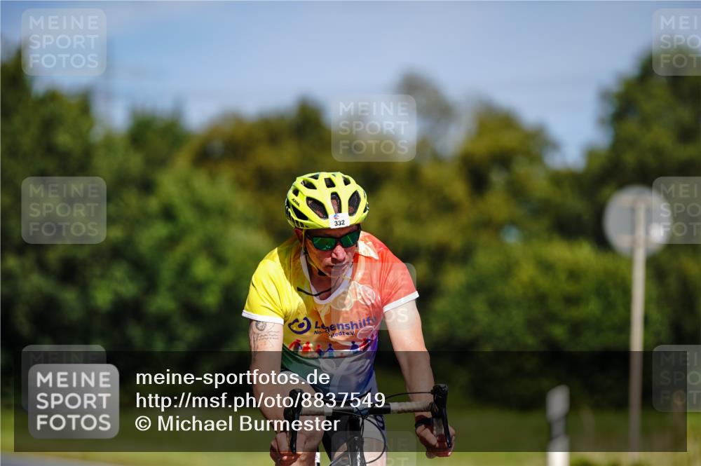 07.09.2025 - 19. Norderstedt Triathlon Michael Burmester http://msf.ph/oto/8837549 07.09.2025 12:55:26 Radfahren 332, 359 meine-sportfotos.de