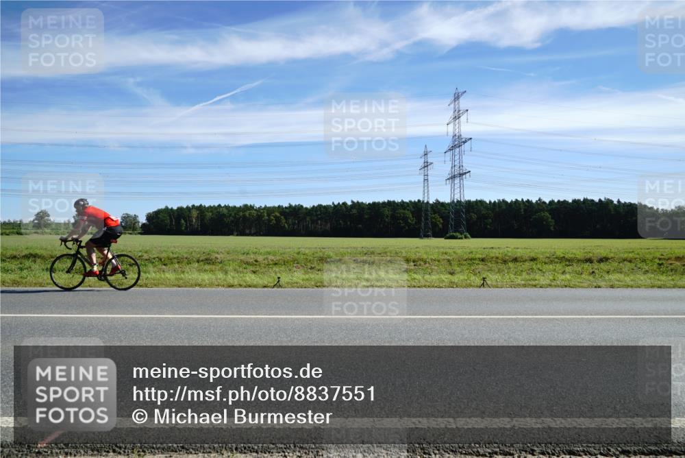 07.09.2025 - 19. Norderstedt Triathlon Michael Burmester http://msf.ph/oto/8837551 07.09.2025 12:03:04 Radfahren 207, 253, 282, 1244, 1247 meine-sportfotos.de