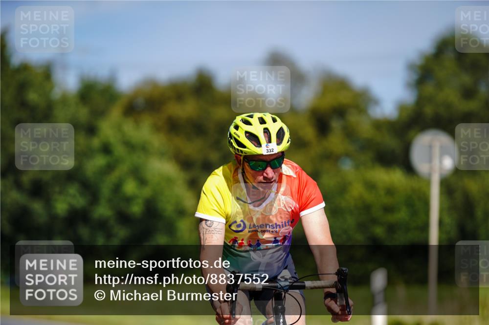 07.09.2025 - 19. Norderstedt Triathlon Michael Burmester http://msf.ph/oto/8837552 07.09.2025 12:55:27 Radfahren 332, 359 meine-sportfotos.de