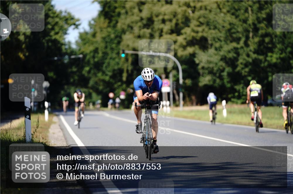 07.09.2025 - 19. Norderstedt Triathlon Michael Burmester http://msf.ph/oto/8837553 07.09.2025 14:18:29 Radfahren 964, 1027 meine-sportfotos.de