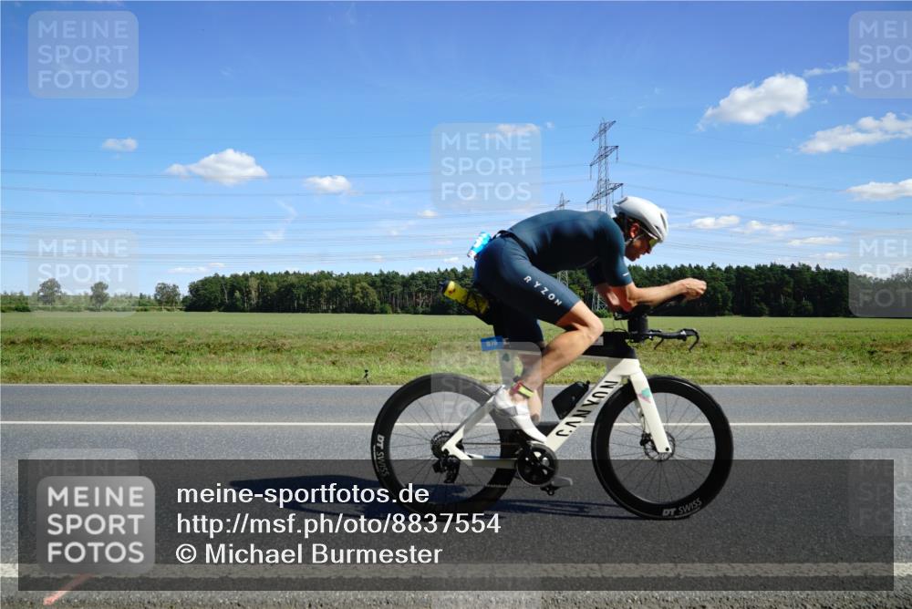 07.09.2025 - 19. Norderstedt Triathlon Michael Burmester http://msf.ph/oto/8837554 07.09.2025 14:10:45 Radfahren 876, 1421 meine-sportfotos.de