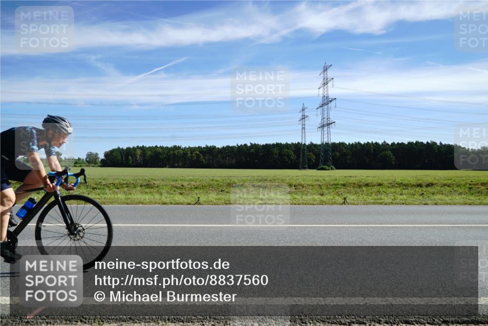 07.09.2025 - 19. Norderstedt Triathlon Michael Burmester http://msf.ph/oto/8837560 07.09.2025 12:03:04 Radfahren 207, 253, 282, 1244, 1247 meine-sportfotos.de