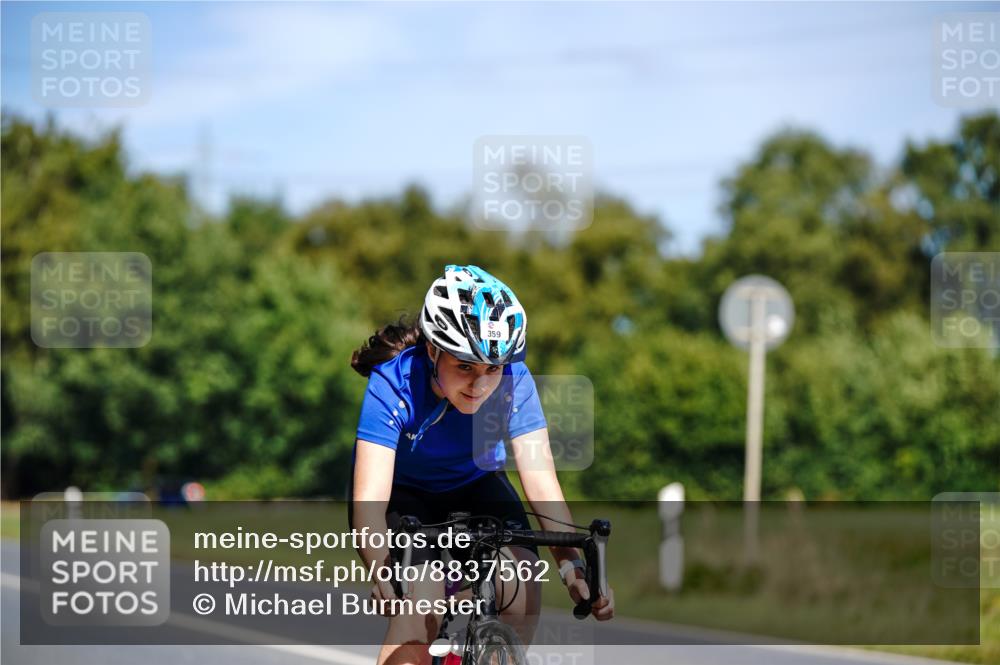 07.09.2025 - 19. Norderstedt Triathlon Michael Burmester http://msf.ph/oto/8837562 07.09.2025 12:55:28 Radfahren 332, 359 meine-sportfotos.de