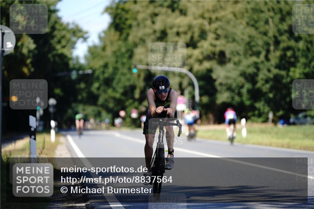 07.09.2025 - 19. Norderstedt Triathlon Michael Burmester http://msf.ph/oto/8837564 07.09.2025 14:18:33 Radfahren 994 meine-sportfotos.de