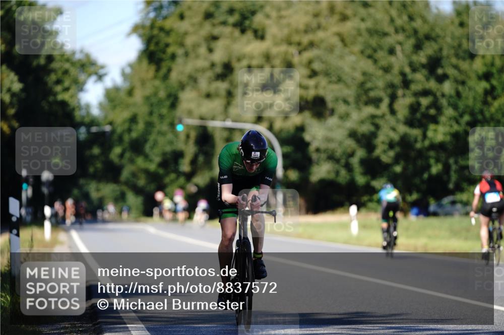07.09.2025 - 19. Norderstedt Triathlon Michael Burmester http://msf.ph/oto/8837572 07.09.2025 14:18:41 Radfahren 1013 meine-sportfotos.de