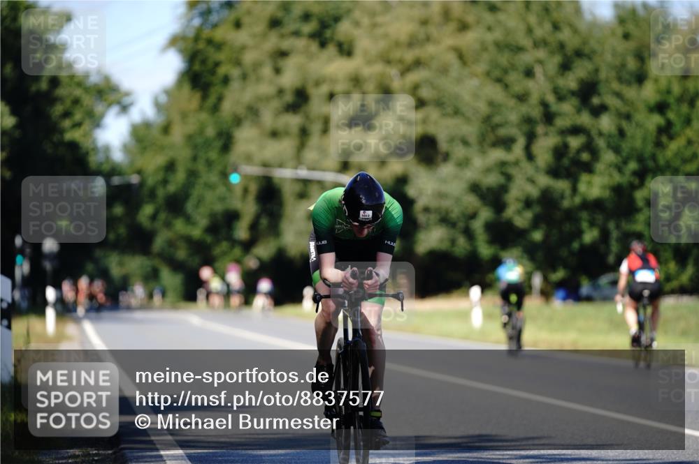 07.09.2025 - 19. Norderstedt Triathlon Michael Burmester http://msf.ph/oto/8837577 07.09.2025 14:18:41 Radfahren 1013 meine-sportfotos.de