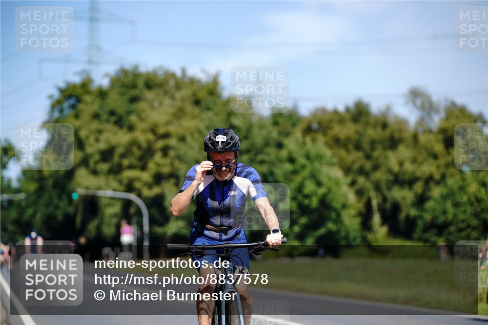 07.09.2025 - 19. Norderstedt Triathlon Michael Burmester http://msf.ph/oto/8837578 07.09.2025 12:55:31 Radfahren 359, 1376 meine-sportfotos.de