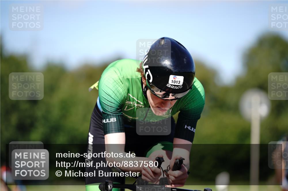 07.09.2025 - 19. Norderstedt Triathlon Michael Burmester http://msf.ph/oto/8837580 07.09.2025 14:18:43 Radfahren 1013 meine-sportfotos.de