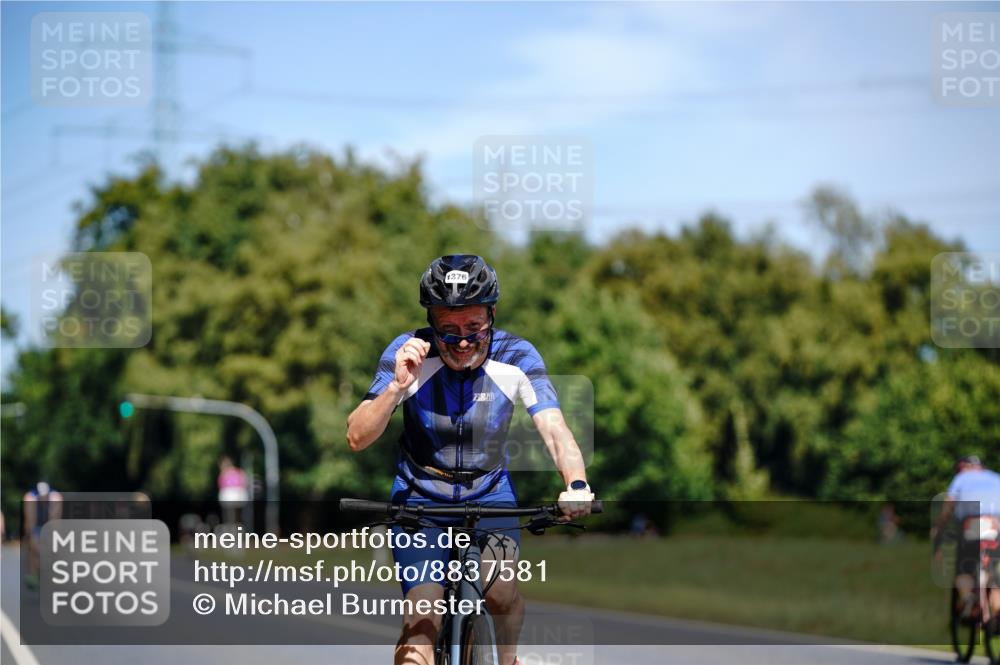 07.09.2025 - 19. Norderstedt Triathlon Michael Burmester http://msf.ph/oto/8837581 07.09.2025 12:55:31 Radfahren 359, 1376 meine-sportfotos.de