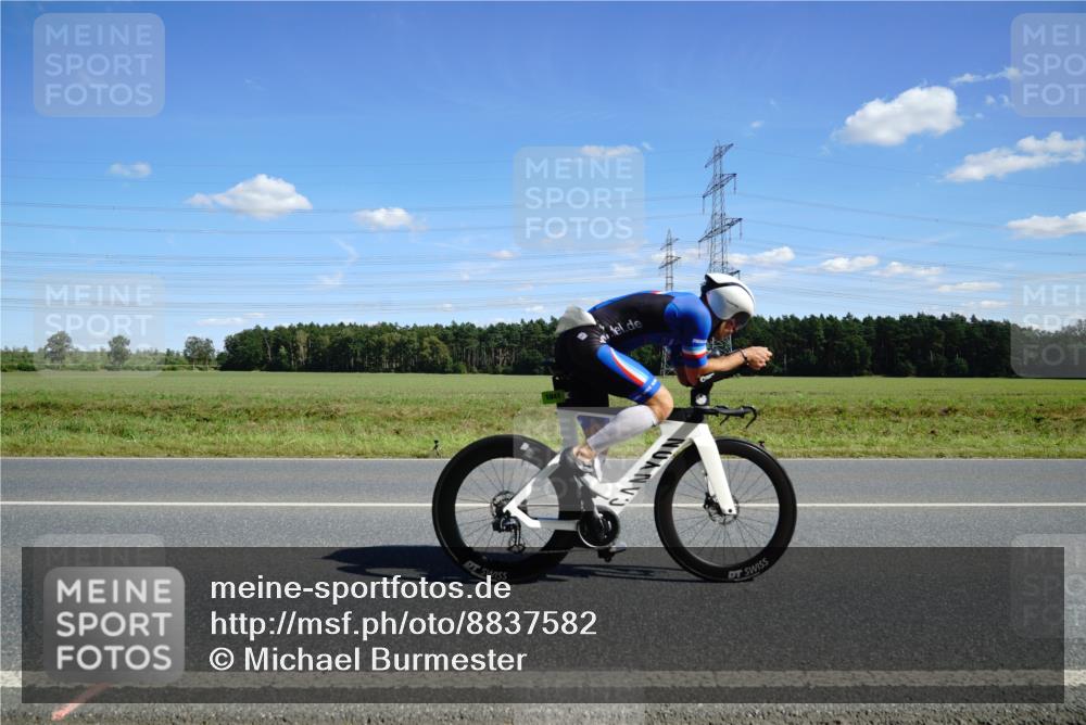 07.09.2025 - 19. Norderstedt Triathlon Michael Burmester http://msf.ph/oto/8837582 07.09.2025 14:10:58 Radfahren 1041 meine-sportfotos.de