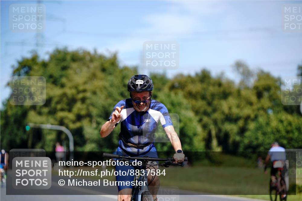 07.09.2025 - 19. Norderstedt Triathlon Michael Burmester http://msf.ph/oto/8837584 07.09.2025 12:55:31 Radfahren 359, 1376 meine-sportfotos.de