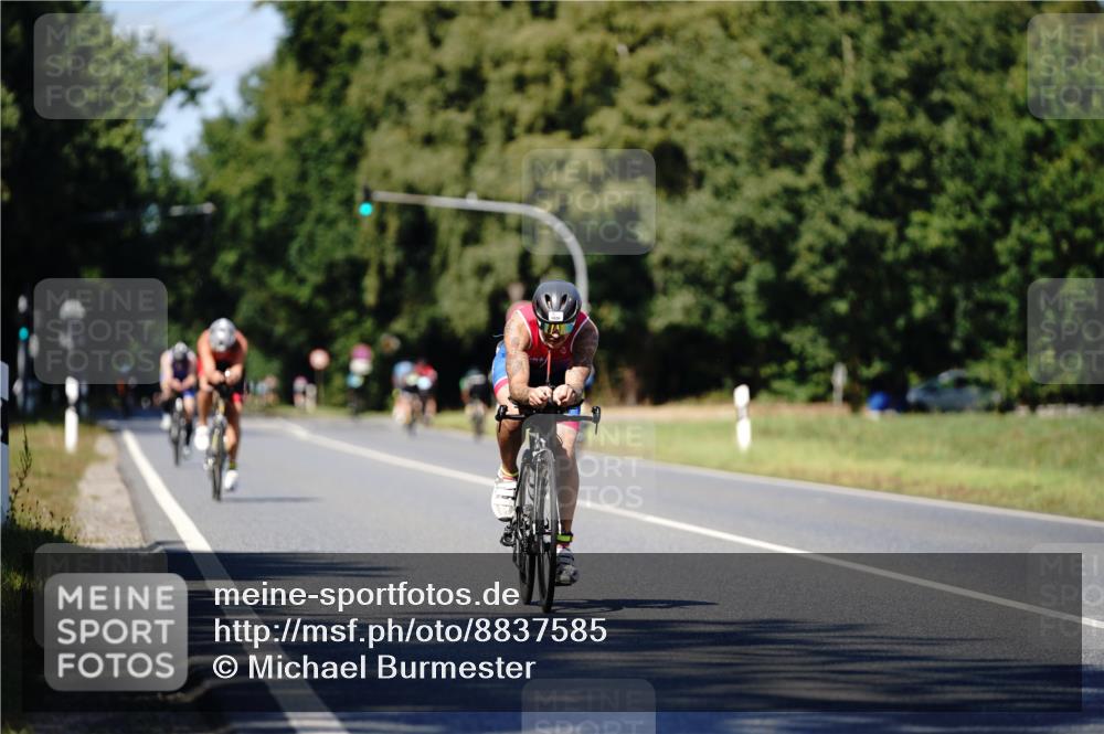 07.09.2025 - 19. Norderstedt Triathlon Michael Burmester http://msf.ph/oto/8837585 07.09.2025 14:18:53 Radfahren 1020 meine-sportfotos.de