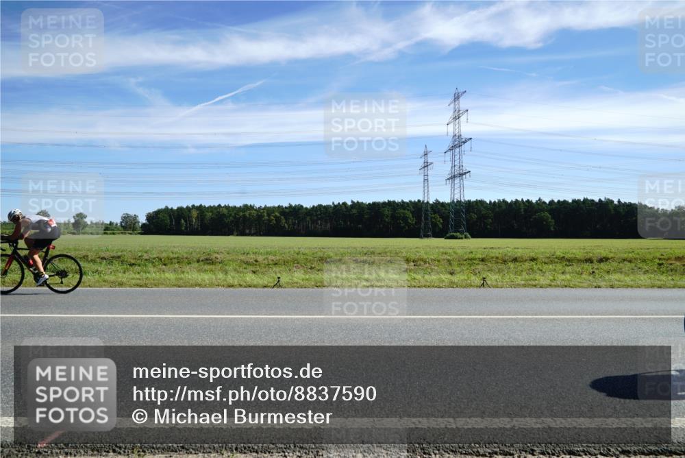 07.09.2025 - 19. Norderstedt Triathlon Michael Burmester http://msf.ph/oto/8837590 07.09.2025 12:03:08 Radfahren 207, 793, 1244, 1247, 1251, 1307 meine-sportfotos.de