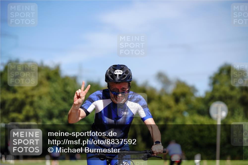 07.09.2025 - 19. Norderstedt Triathlon Michael Burmester http://msf.ph/oto/8837592 07.09.2025 12:55:32 Radfahren 1376 meine-sportfotos.de