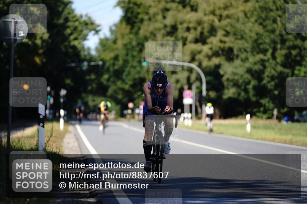 07.09.2025 - 19. Norderstedt Triathlon Michael Burmester http://msf.ph/oto/8837607 07.09.2025 14:18:59 Radfahren 967, 984 meine-sportfotos.de