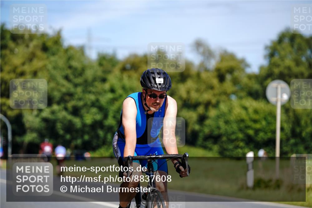 07.09.2025 - 19. Norderstedt Triathlon Michael Burmester http://msf.ph/oto/8837608 07.09.2025 12:55:36 Radfahren 750 meine-sportfotos.de