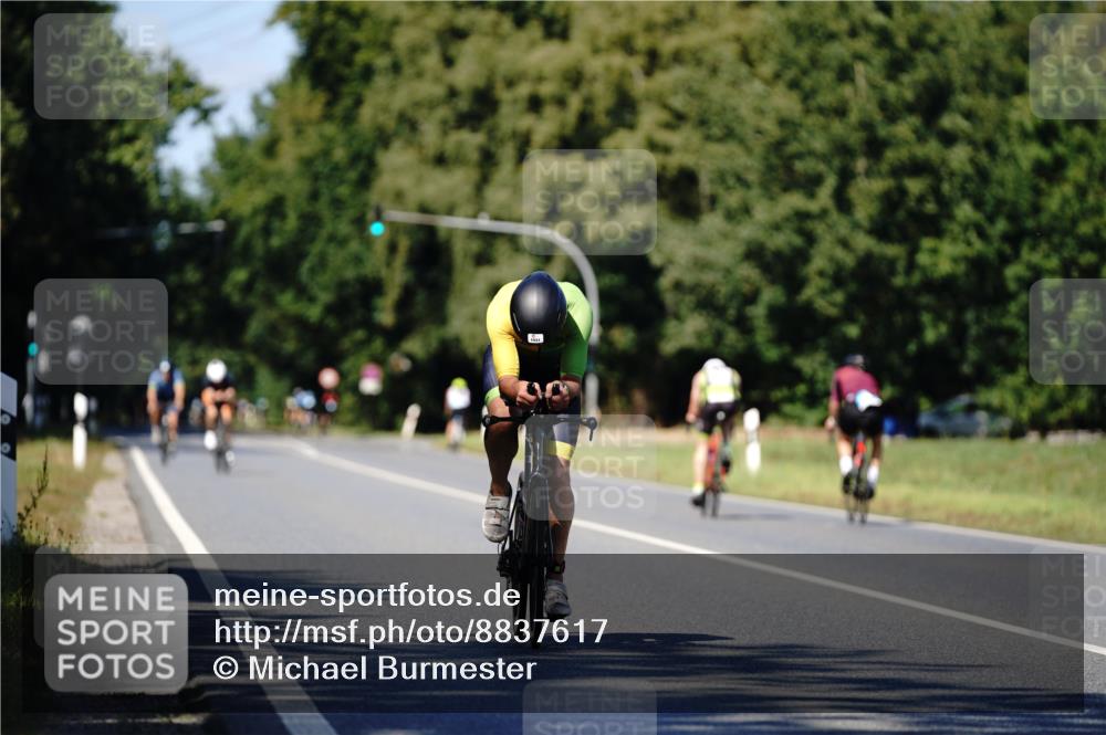07.09.2025 - 19. Norderstedt Triathlon Michael Burmester http://msf.ph/oto/8837617 07.09.2025 14:19:04 Radfahren 1031 meine-sportfotos.de