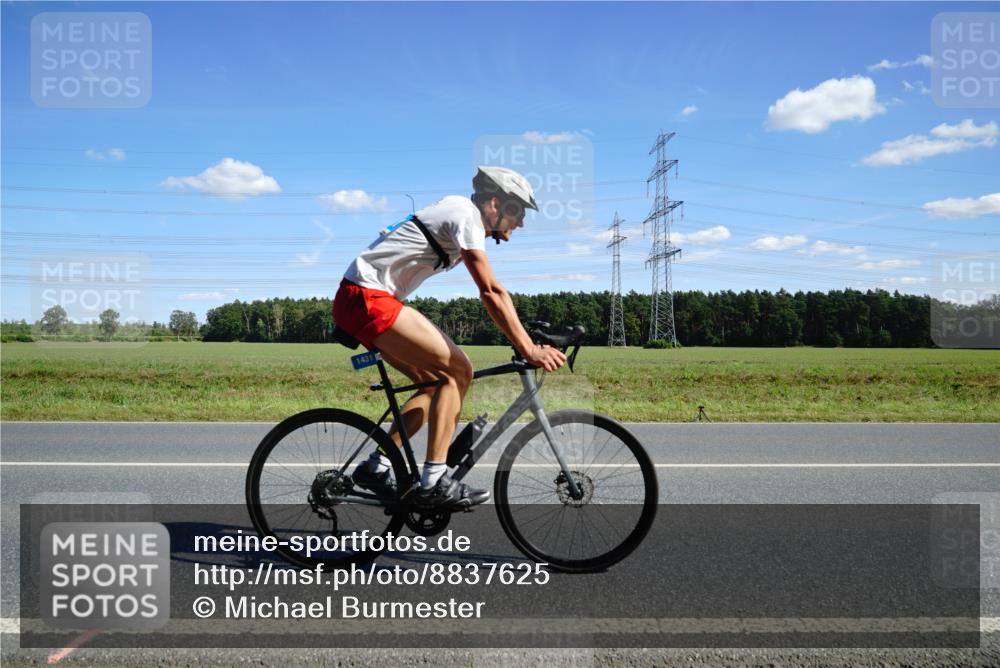 07.09.2025 - 19. Norderstedt Triathlon Michael Burmester http://msf.ph/oto/8837625 07.09.2025 14:11:13 Radfahren 1431, 1466 meine-sportfotos.de