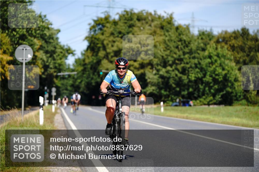 07.09.2025 - 19. Norderstedt Triathlon Michael Burmester http://msf.ph/oto/8837629 07.09.2025 12:55:43 Radfahren 262, 1353 meine-sportfotos.de